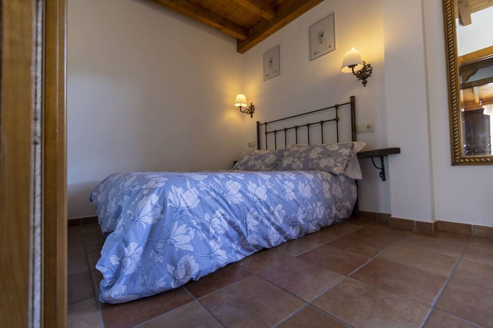 Chalet en Toba junto al Parque Montes Obarenes in Frías, Cordillera Cantábrica