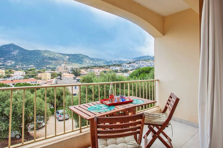 Location de vacances pour 4 personnes, avec Balcon à L'Île-Rousse