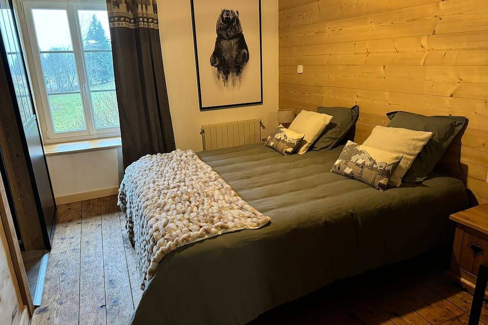 Entire apartment, Charming apartment in renovated Jura farmhouse - nature setting. in Prémanon, Parc naturel régional du Haut-Jura