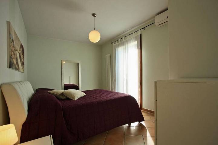Ganze Wohnung, Ferienwohnung Bucaneve - 2 Zimmer, Pool, Klima, WLAN, 14 km Strände, Marken in Pesaro, Valle del Metauro