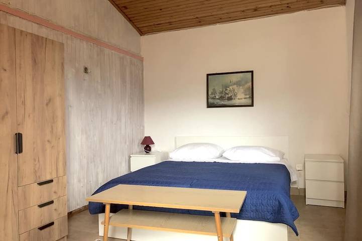 Ganze Wohnung, 2-Zimmer-Ferienwohnung mit Terrasse und Meerblick Mrljane, Pasman in Nevidane, Pasman