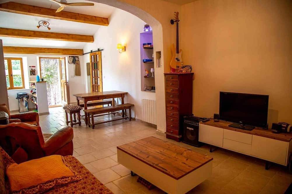 Mazet en Pierre - 4 Personnes - 2 Pièces - 1 Chambre - 60 m² in Le Plan-de-la-Tour, Mittelmeerküste (Frankreich)
