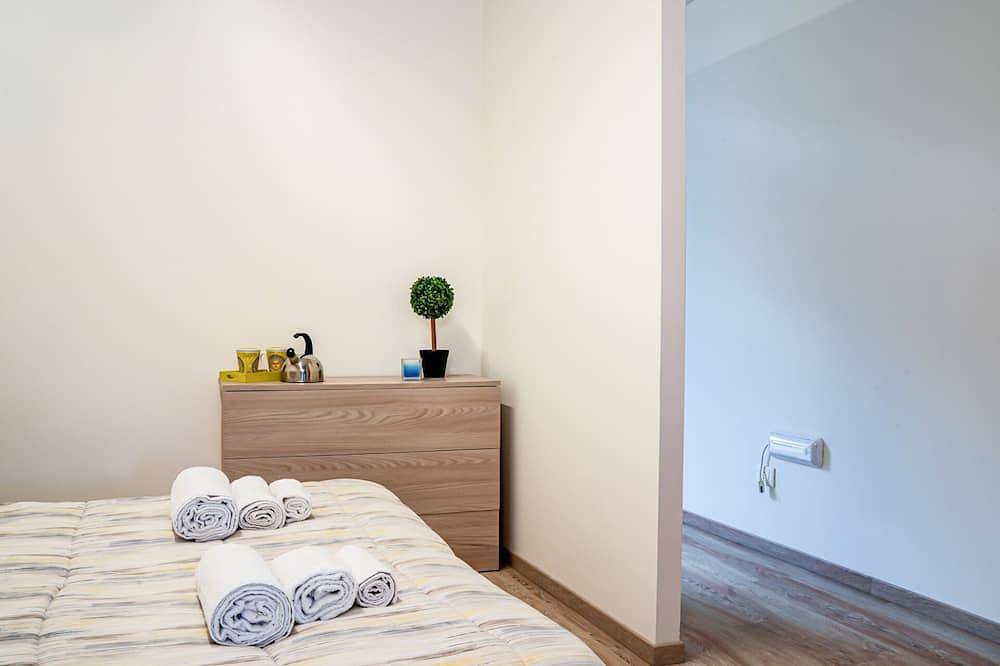 Entire apartment, La Casa di Federica - One Bedroom Apartment, Sleeps 2 in Ancona, Ancona Province