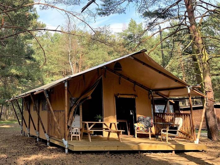 Camping für 2 Personen, mit Terrasse und Garten sowie Ausblick in Pommern