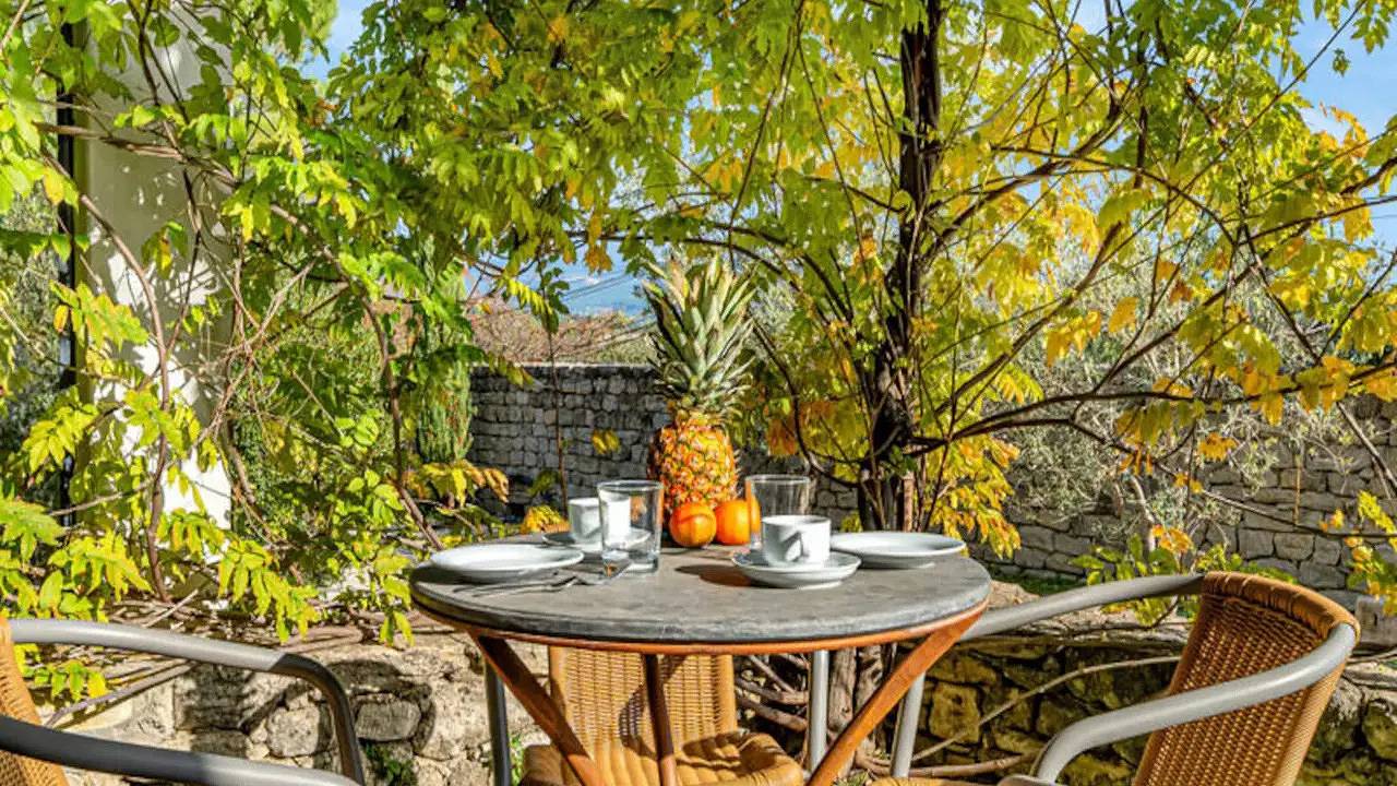 Appartement de vacances entier, Ferienwohnung für 4 Personen (53 m²) in Commune d'Oppède in Oppède, Parc naturel régional du Luberon