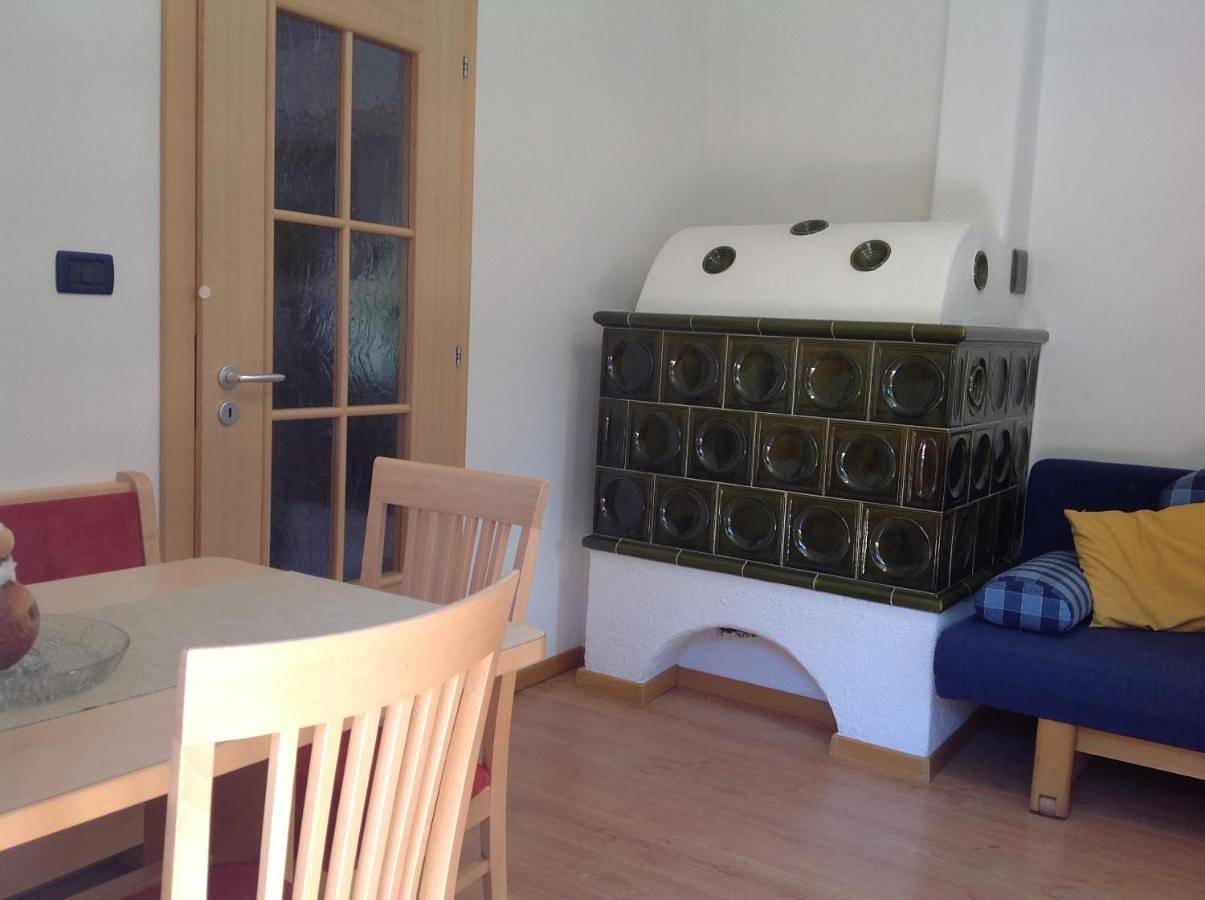 Ganze Wohnung, Apartment with Terrace in Deutschnofen (Bozen), Aldein