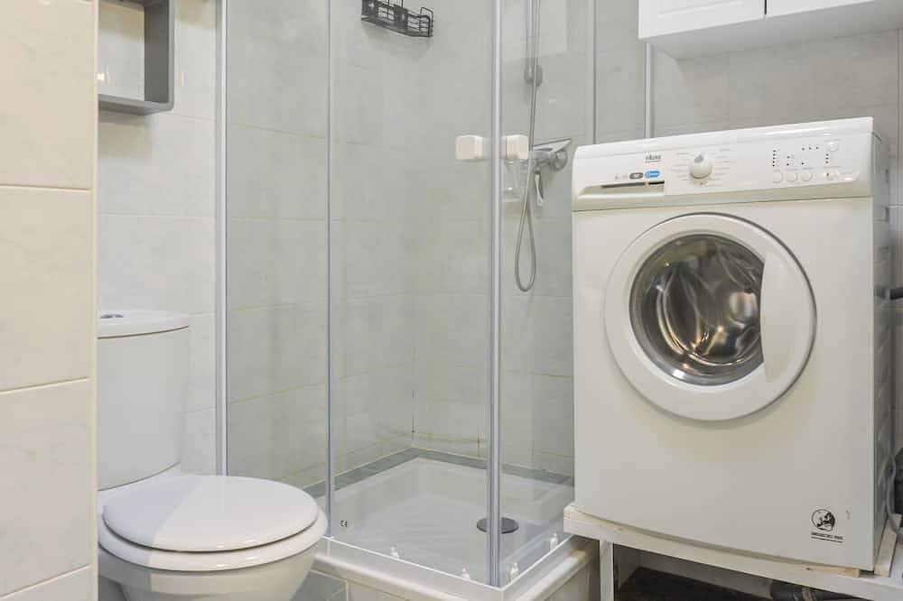 Appartement entier, Beaulieu-sur-Mer, magnifique studio au calme, climatisation, parking, Wifi. in Beaulieu-sur-Mer, Côte méditerranéenne (France)