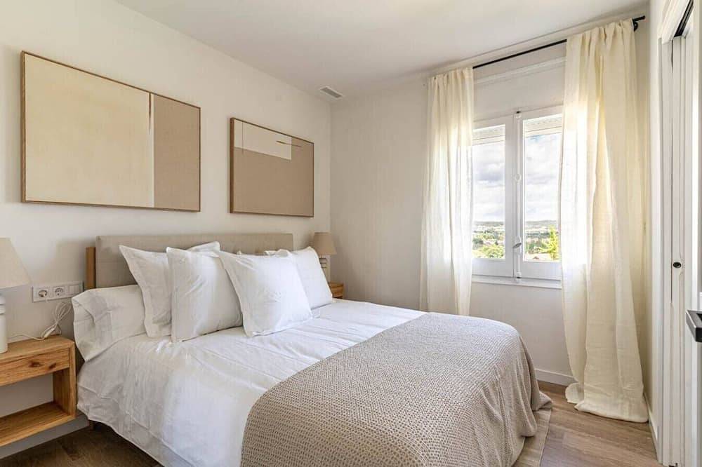 Renovated villa, pool, barbecue, and just 15 minutes from Barcelona. in Sant Cugat del Vallès, Barcelona Inland