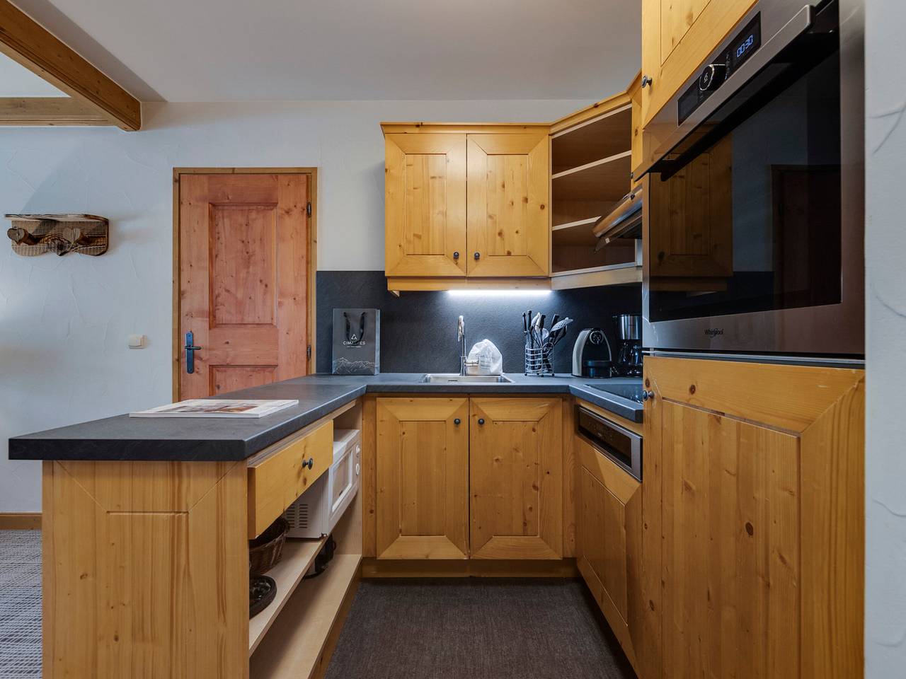 Geheel appartement, Cozy ski-in ski-out apartment with pool and jacuzzi, Arc 1950 in Arc 1950, Bourg-Saint-Maurice