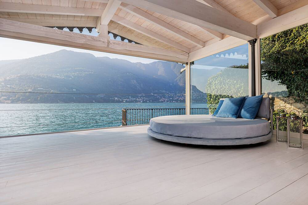 Das Dock der Villa Sardagna in Blevio, Comer See