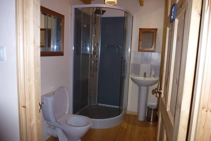 Gîte pour 3 personnes, avec jardin et terrasse dans Monts d'Arrée - 3