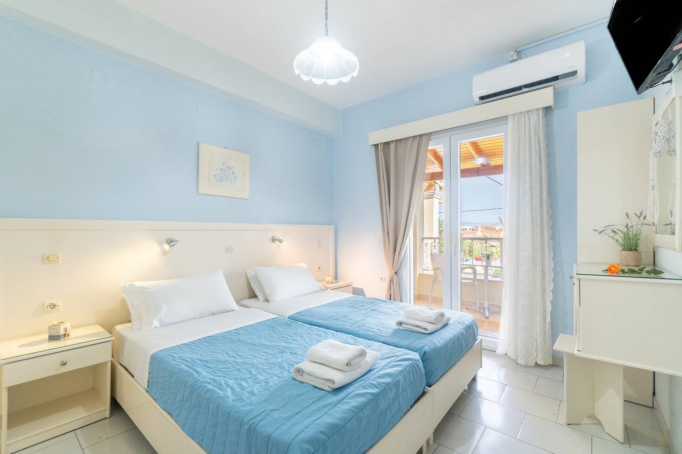 Gehele studio, Studio Appartement 'Angelina 2' met Uitzicht op de Bergen, Wifi en Airconditioning in Roda, Corfu