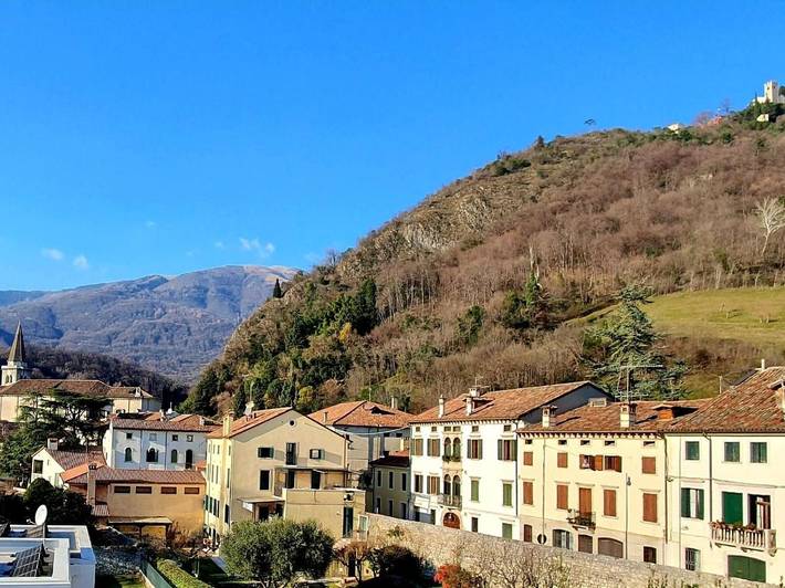 Appartamento per 5 persone, con balcone e panorama a Vittorio Veneto