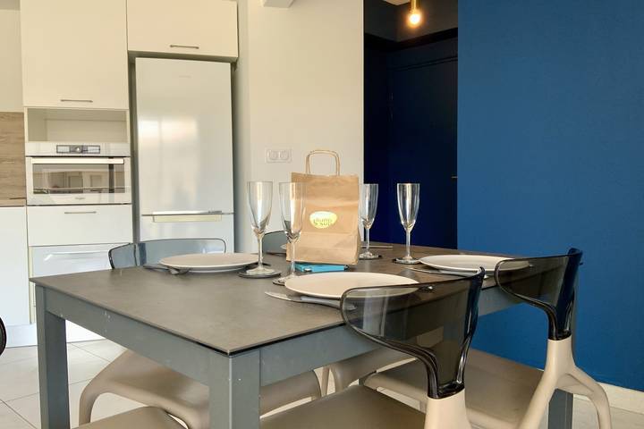 Gîte pour 4 personnes, avec terrasse, adapté aux familles dans Plage Rive Droite - 3