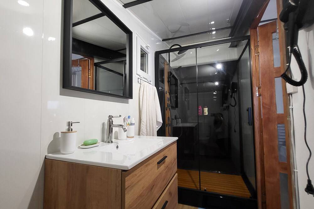 Ganze Wohnung, Studio 5 - Duplex 45m2 with all comforts. 8m2 terrace with garden furniture. in Le Trait, Rouen und Umgebung