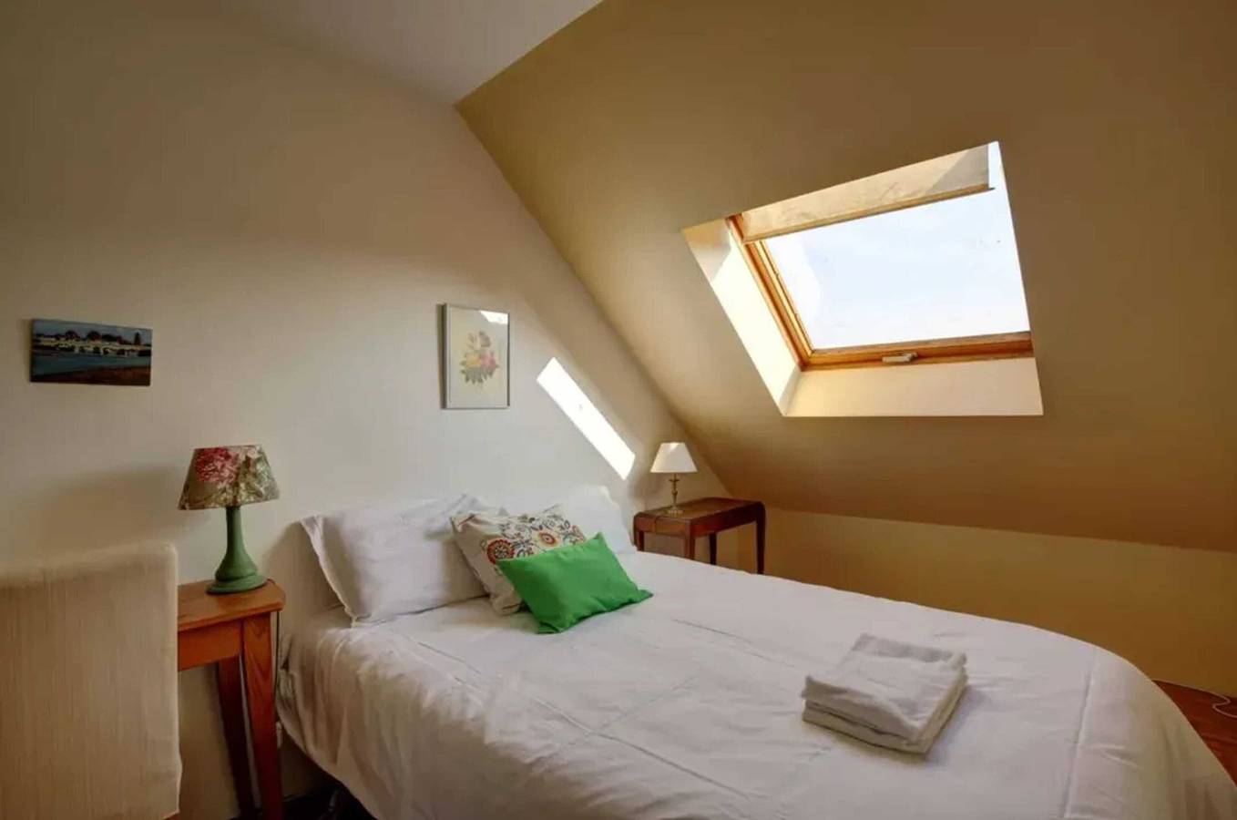 Entire apartment, Spacious T2 in Amboise historic centre by the Loire in Amboise, Tours region