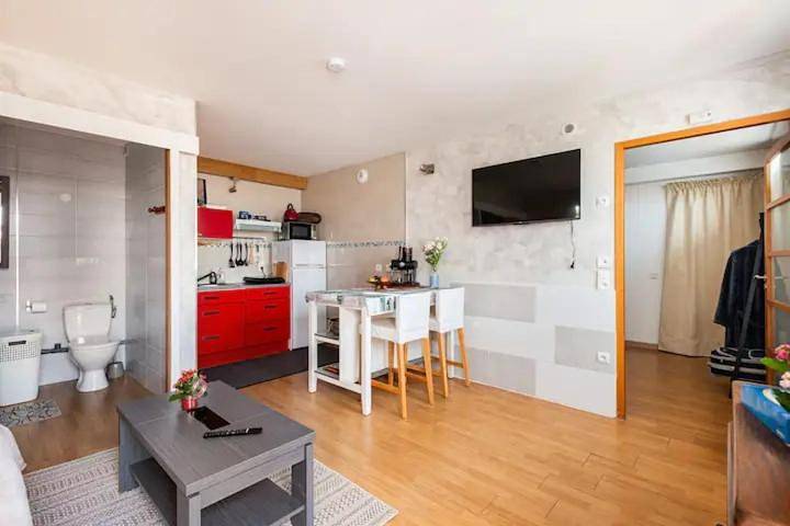 Gîte pour 3 personnes, avec Terrasse ainsi que Jardin et Vue dans Tréclun