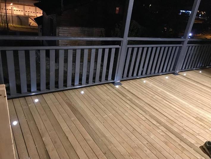 Gîte pour 8 personnes, avec Balcon et Terrasse ainsi que Jardin et Piscine à Saint-Laurent-en-Grandvaux - 2