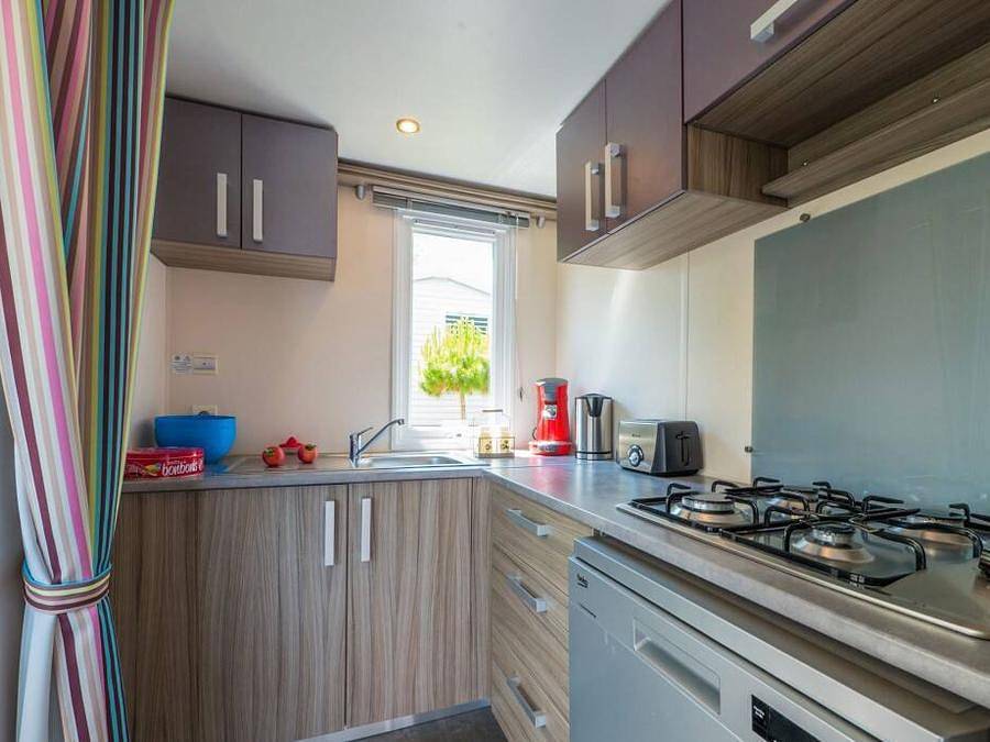 Camping Chateau de Fonrives - Bungalow 4 personen - Mobile-home | Comfort | 2 Slaapkamers | 4 Pers. | Verhoogd terras | Tv in Villeneuve-sur-Lot en omgeving