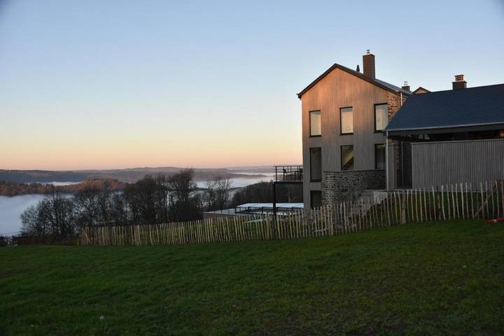 Villa pour 10 personnes, avec sauna et piscine ainsi que vue et jardin - 1