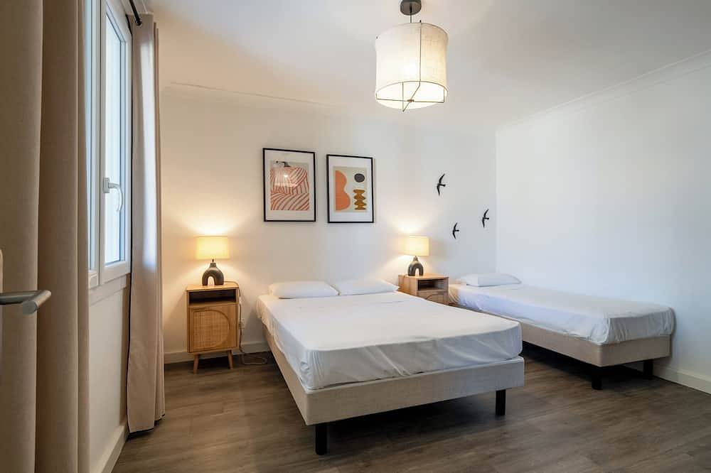 Apartamento entero, Pretty little house in a tourist residence in La Roque-sur-Pernes, Vaucluse