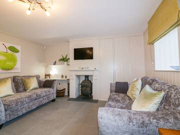 Holiday Home for 4 People in Crantock, Cornwall, Photo 1