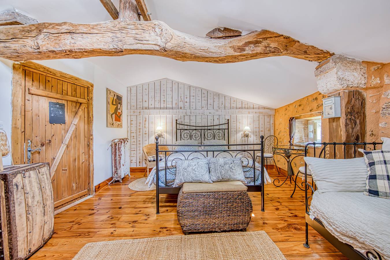 Bed and Breakfast 'L'orée De Lansot - Chambre Mansarde' met Gedeeld Terras, Gedeelde Tuin en Wi-Fi in Noaillan, Langon en omgeving