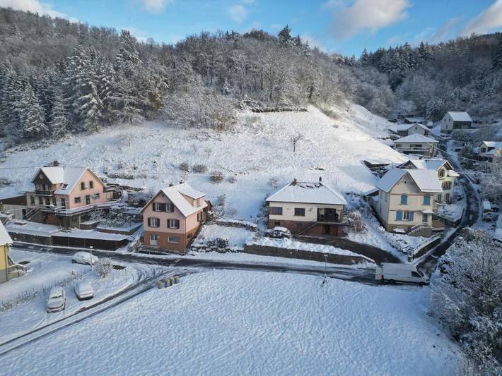 Location de vacances pour 6 personnes, avec vue et jardin à Rombach-le-Franc