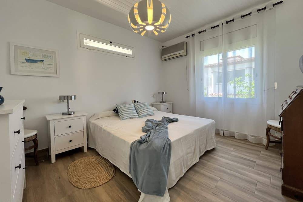 Casa Del Mar- Grande villa avec jardin et 2 piscines à 50 métres de la plage in Sant Martí d'Empúries, L'Escala