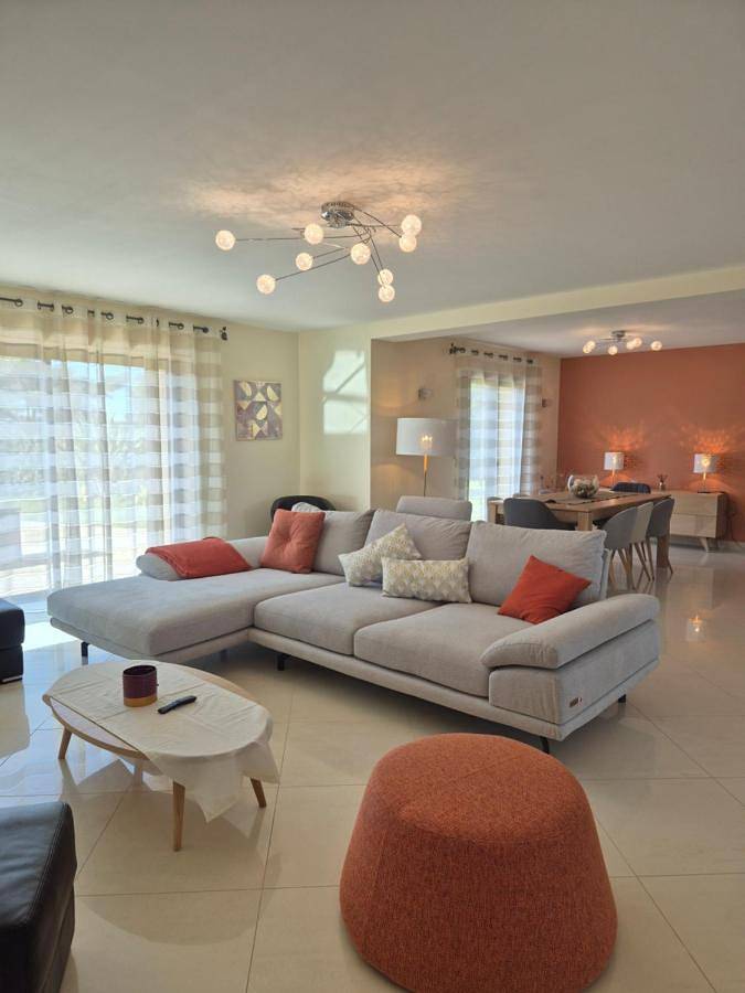 Location de vacances pour 9 personnes, avec jardin et piscine à Saint-Crépin-et-Carlucet