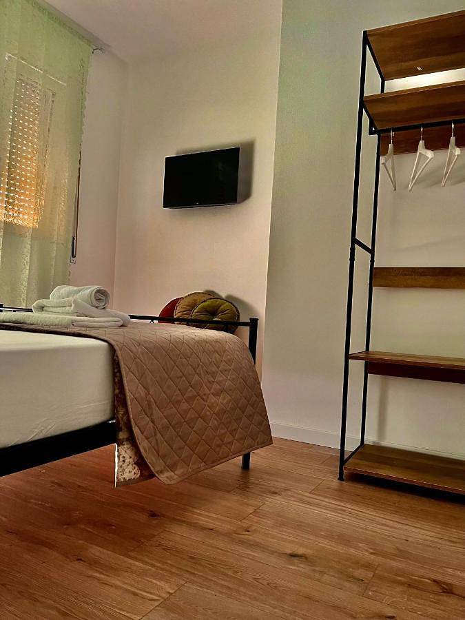 Maison d’hôte pour 3 personnes, avec terrasse à Livourne - 2