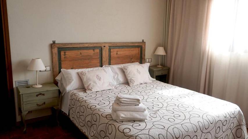 Maison d’hôte pour 3 personnes, avec Balcon et Terrasse ainsi que Jardin et Piscine à Torroella de Montgrí - 3
