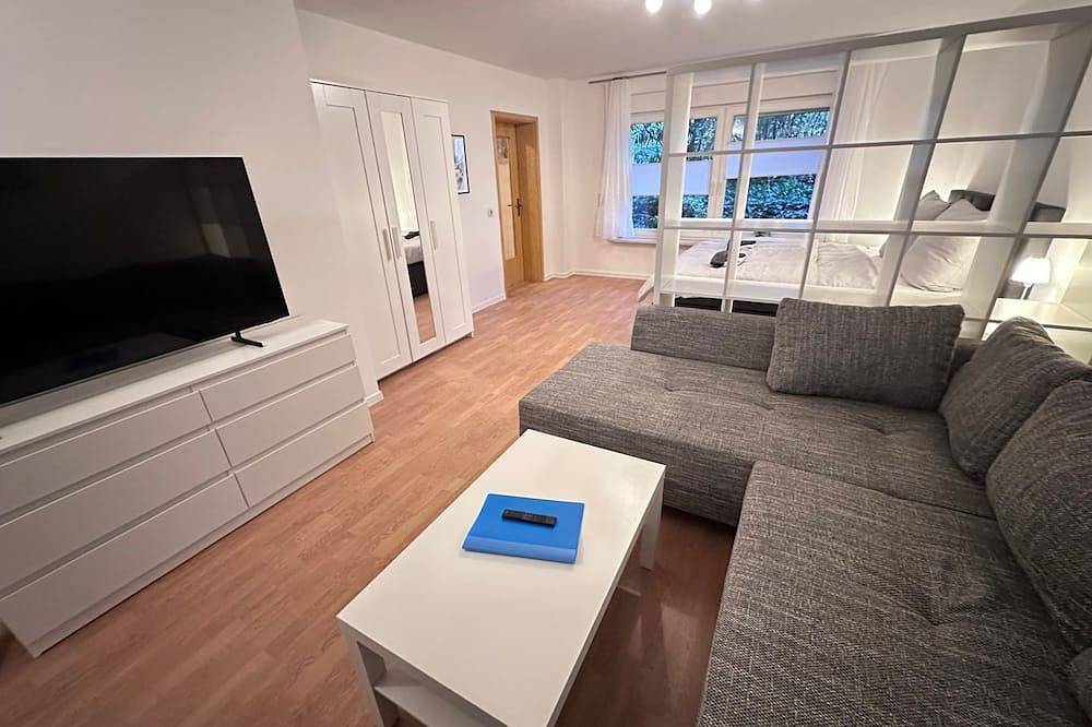 Entire apartment, Haus Ostseesprung - Apartment Valentina on the ground floor with terrace and shared garden - in Bad Doberan (City), Bad Doberan