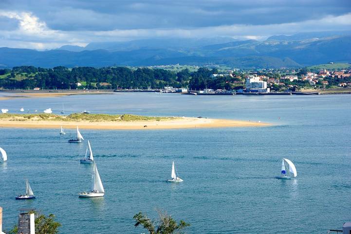 Holiday rental for 6 people, with terrace and garden, with pets in Santander