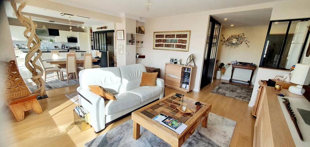 Appartement de vacances pour 6 personnes, avec Balcon et Jacuzzi ainsi que Terrasse et Vue à Ville-d'Avray