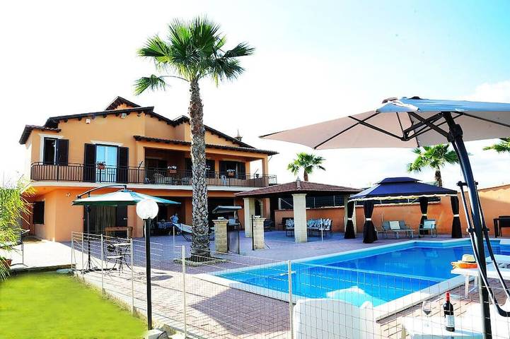 Villa für 12 Personen, mit Garten und Balkon, mit Haustier - 1