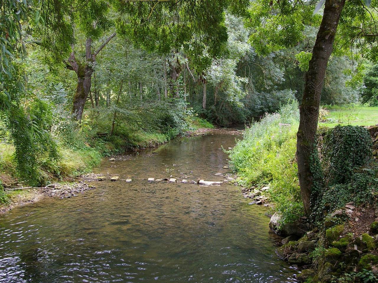 Moulin de Charme au Cœur du Berry, Proche Étang et Châteaux in Chabris, Vallée de la Loire