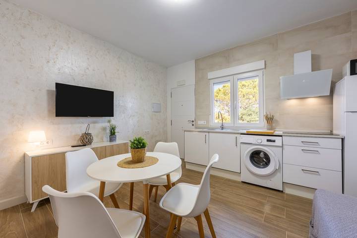 Appartement entier, Appartement 'La Palmera' avec terrasse privée et climatisation in Níjar, Costa de Almería