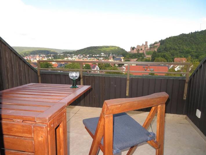 Ferienwohnung für 5 Personen, mit Terrasse und Garten sowie Ausblick in Wertheim