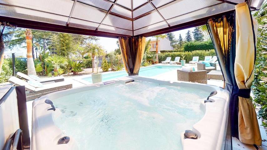 Maison d’hôte pour 2 personnes, avec vue ainsi que piscine et jardin