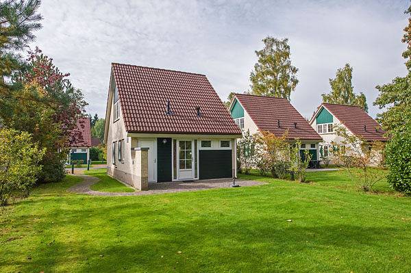Vakantiepark Hellendoorn — Bungalow 6 personen met airconditioning en huisdierwelkom in Hellendoorn, Sallandse Heuvelrug