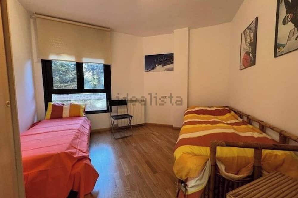 Vivienda Vacacional Para los Meses de Verano in Jaca, Spanish Pyrenees