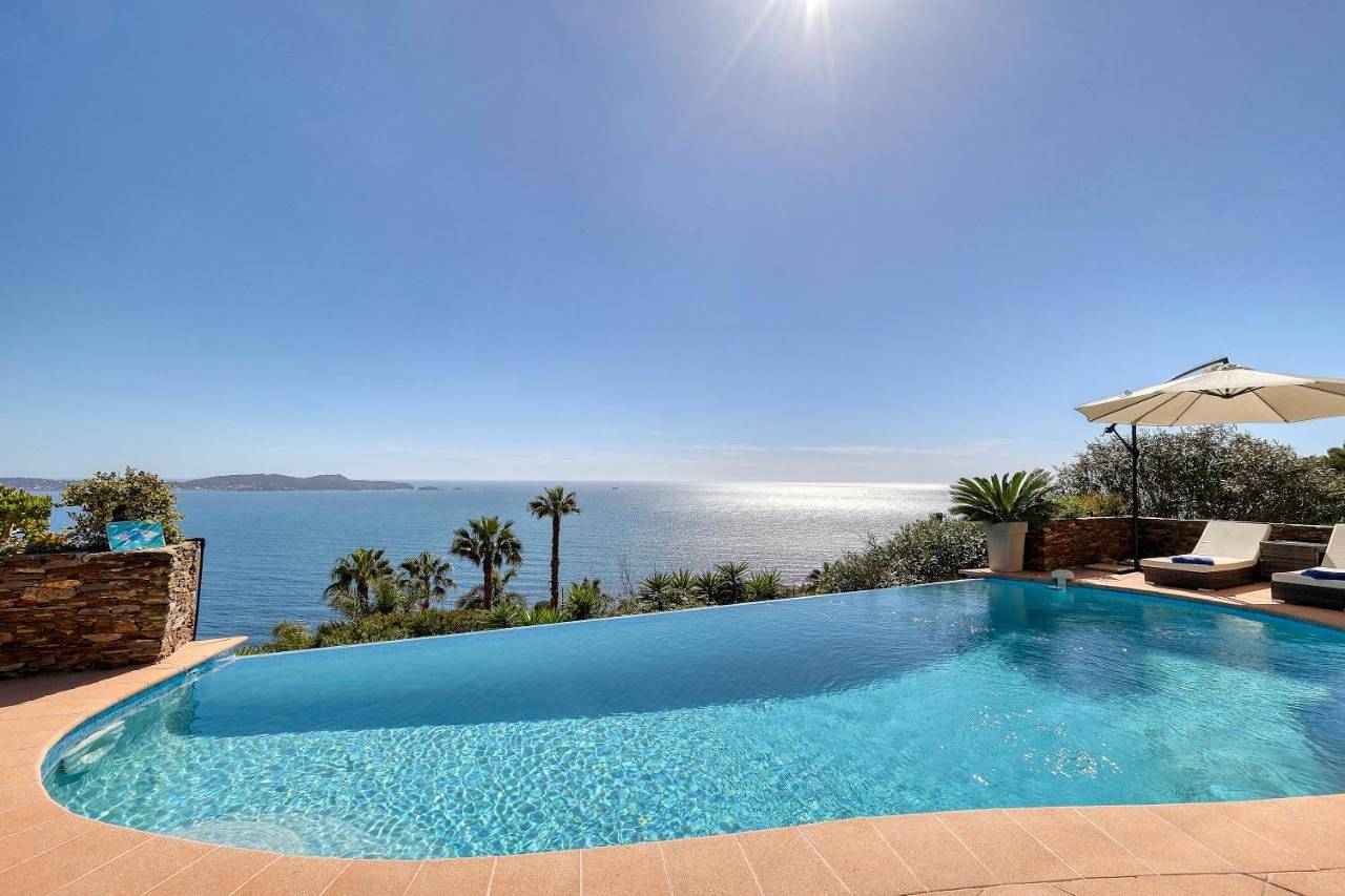 Villa Infinity 200m2 Vue Mer, Giens & Porquerolles in Carqueiranne, Côte méditerranéenne (France)