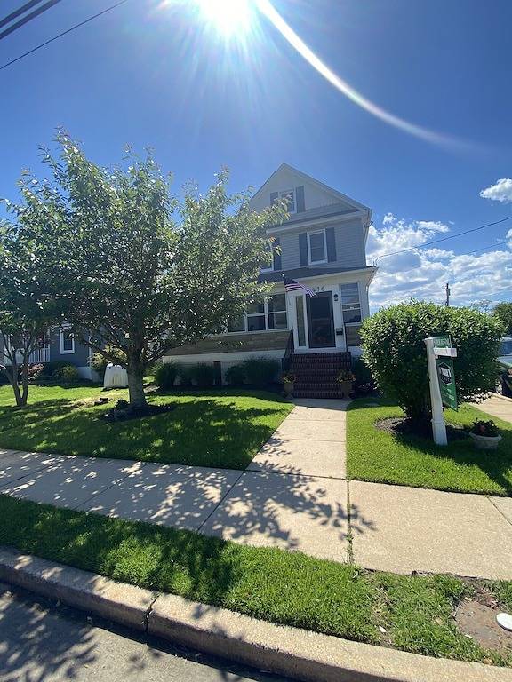 Ganze Wohnung, Beautiful sun filled 2 Br 3 blocks from beach- 2 beach passes- kids are free in Long Branch, Monmouth County