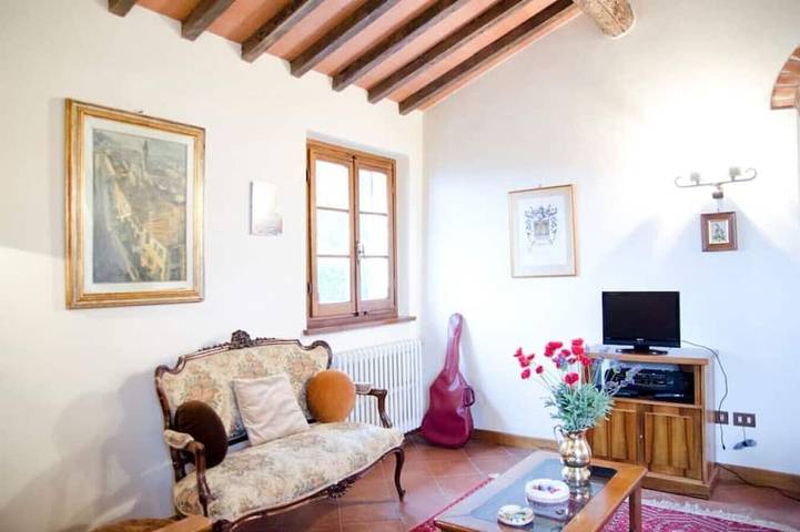 Podere Belvedere - large stunning country-side villa with private swimming-pool in Carmignano, Provincia di Prato