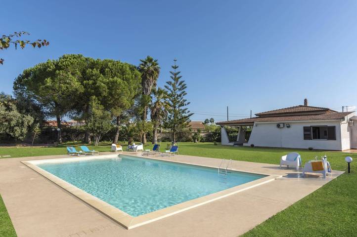 Villa con piscina per 4 persone, con Giardino a Siracusa
