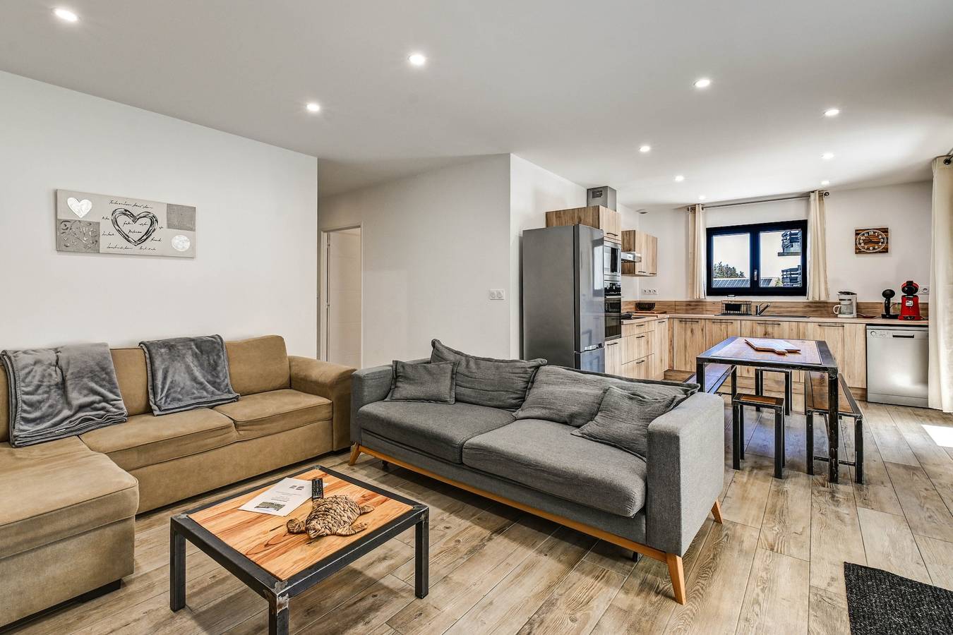 Ganze Wohnung, Ferienwohnung 'Aux Pieds Des Pistes - Appt B' mit Bergblick, Wlan und Klimaanlage in Französische Pyrenäen