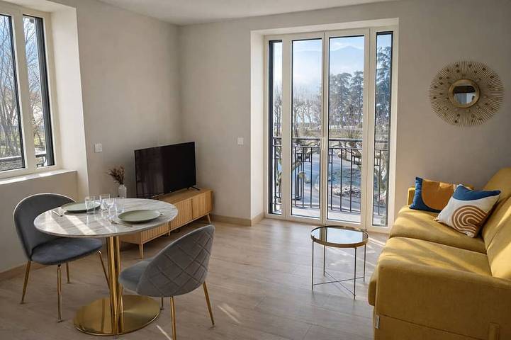 Appartement entier, L'Océan des Âges (T3 vue lac) in Aix-les-Bains, Région de Chambéry