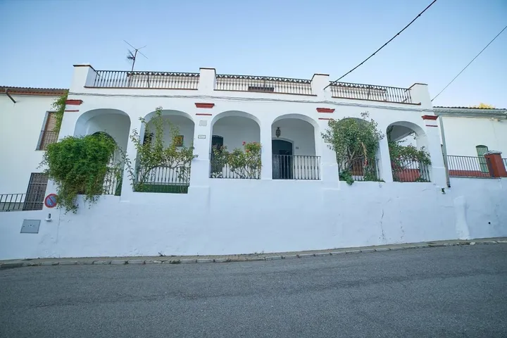 Casa de vacaciones para 19 personas, con jardín y vistas, Se admiten mascotas - 1