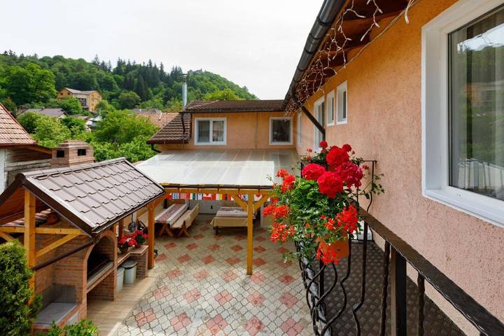 Gîte pour 2 personnes, avec jardin et vue dans Poiana Brasov - Brasov - 4